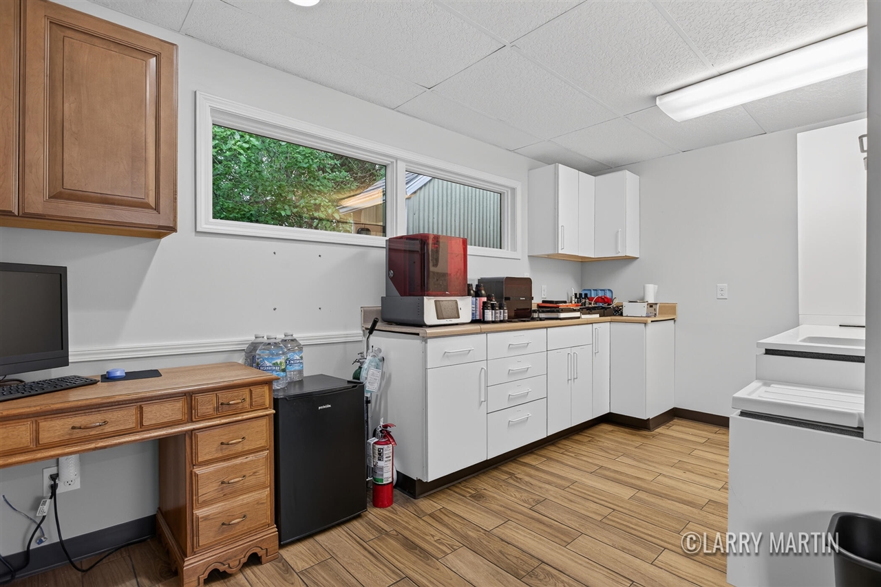 224 S Weaver Avenue Property Photo 11