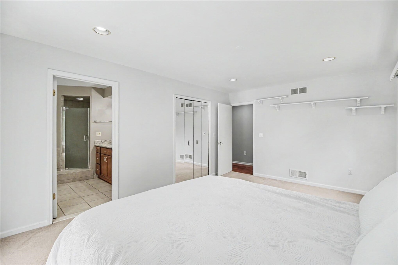 5635 Stanhope Street Property Photo 12