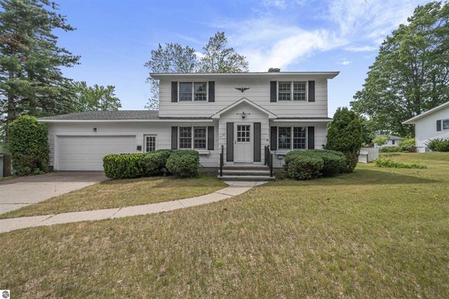 424 Crestview Place Property Photo 2