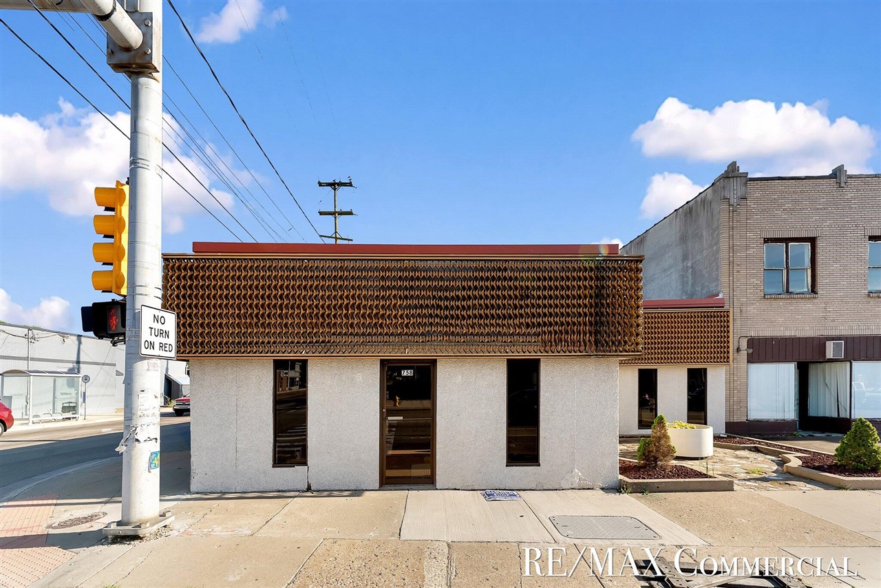 758 Burton Street Property Photo 7