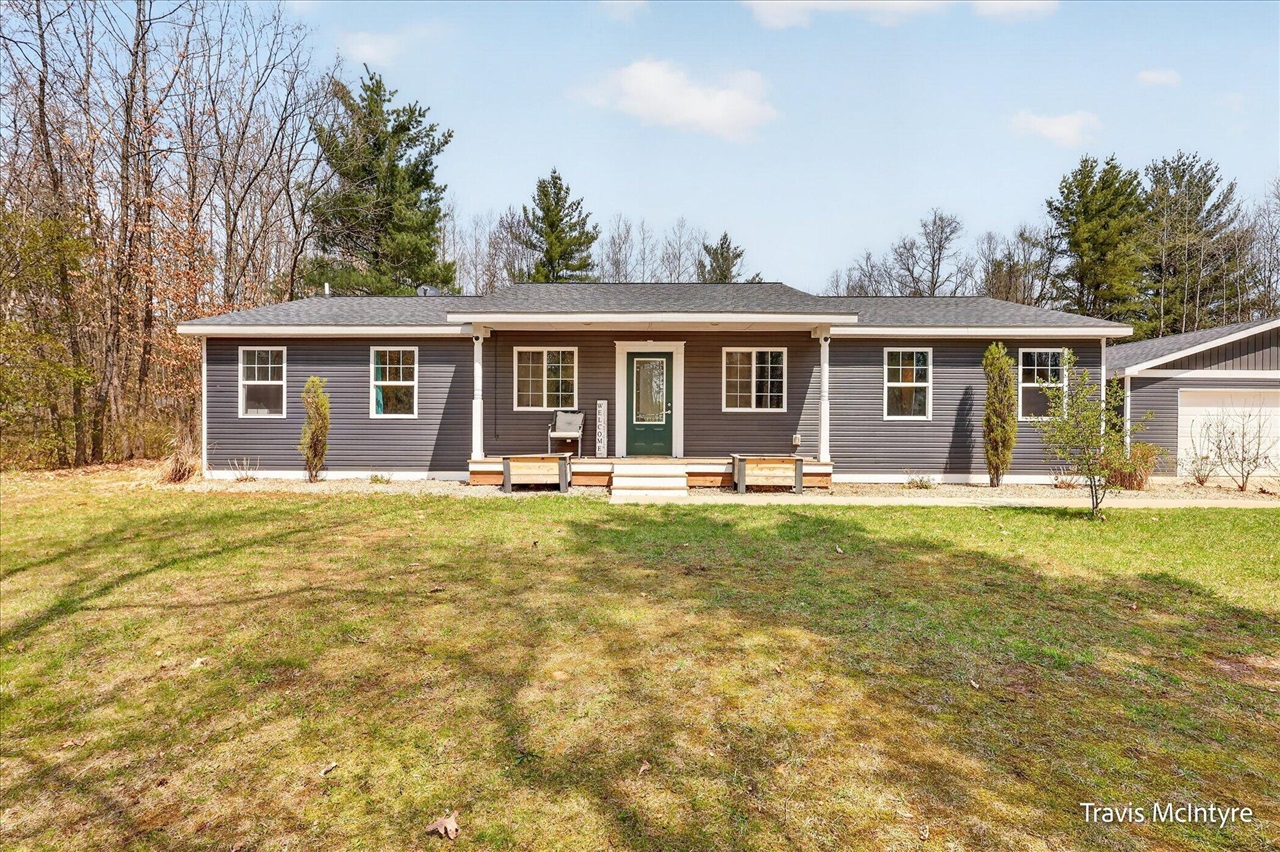 20392 Gates Road Property Photo 1