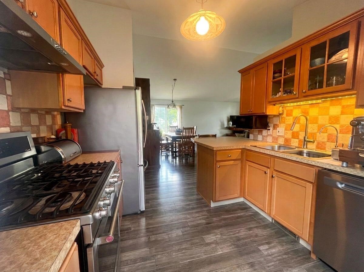 6878 Lake Bluff Drive Property Photo 12