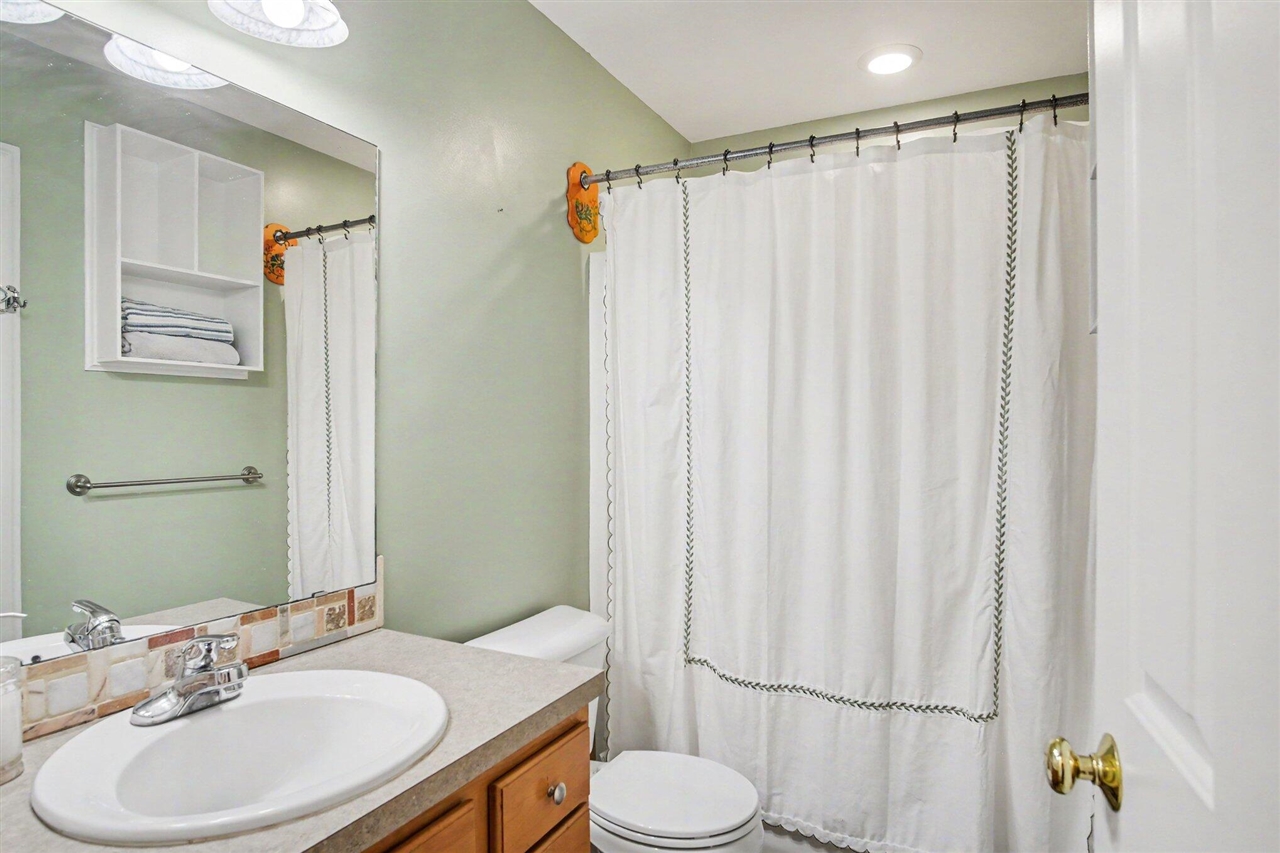 6878 Lake Bluff Drive Property Photo 15