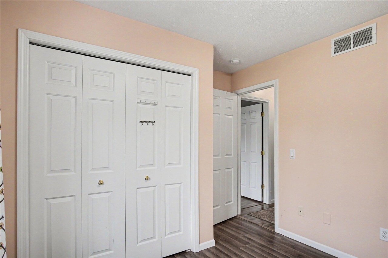 6878 Lake Bluff Drive Property Photo 17