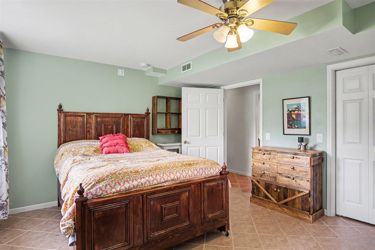 6878 Lake Bluff Drive Property Photo 20