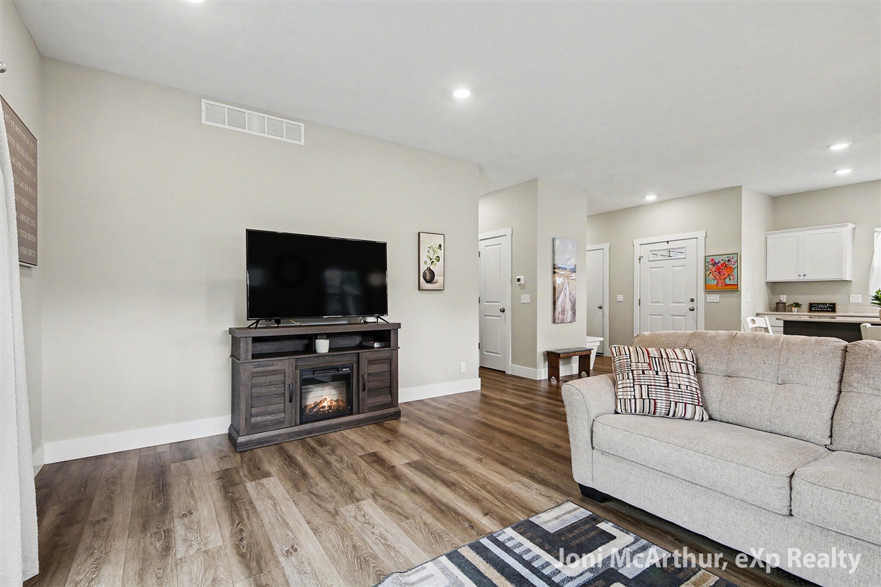 2670 Eagle Ridge Property Photo 10