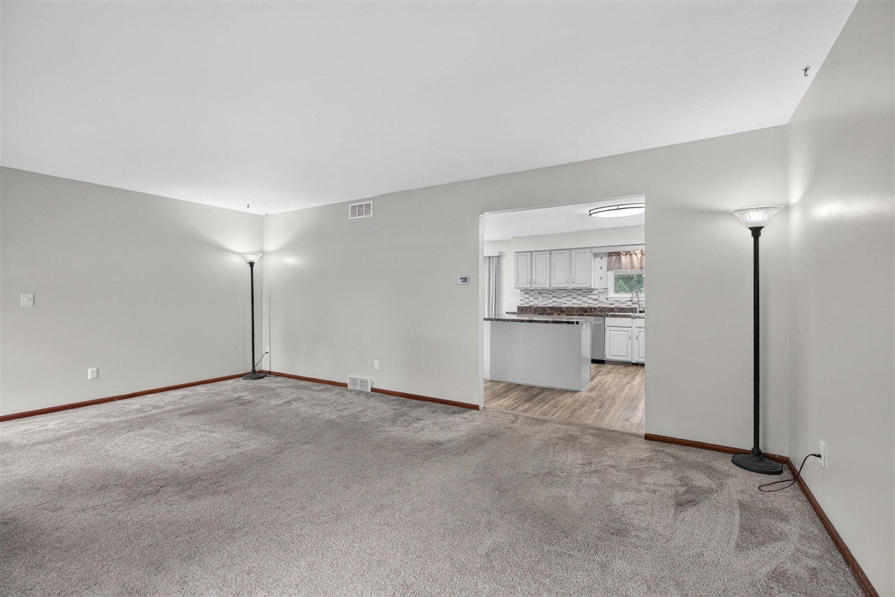 6276 Burning Tree Street Property Photo 11
