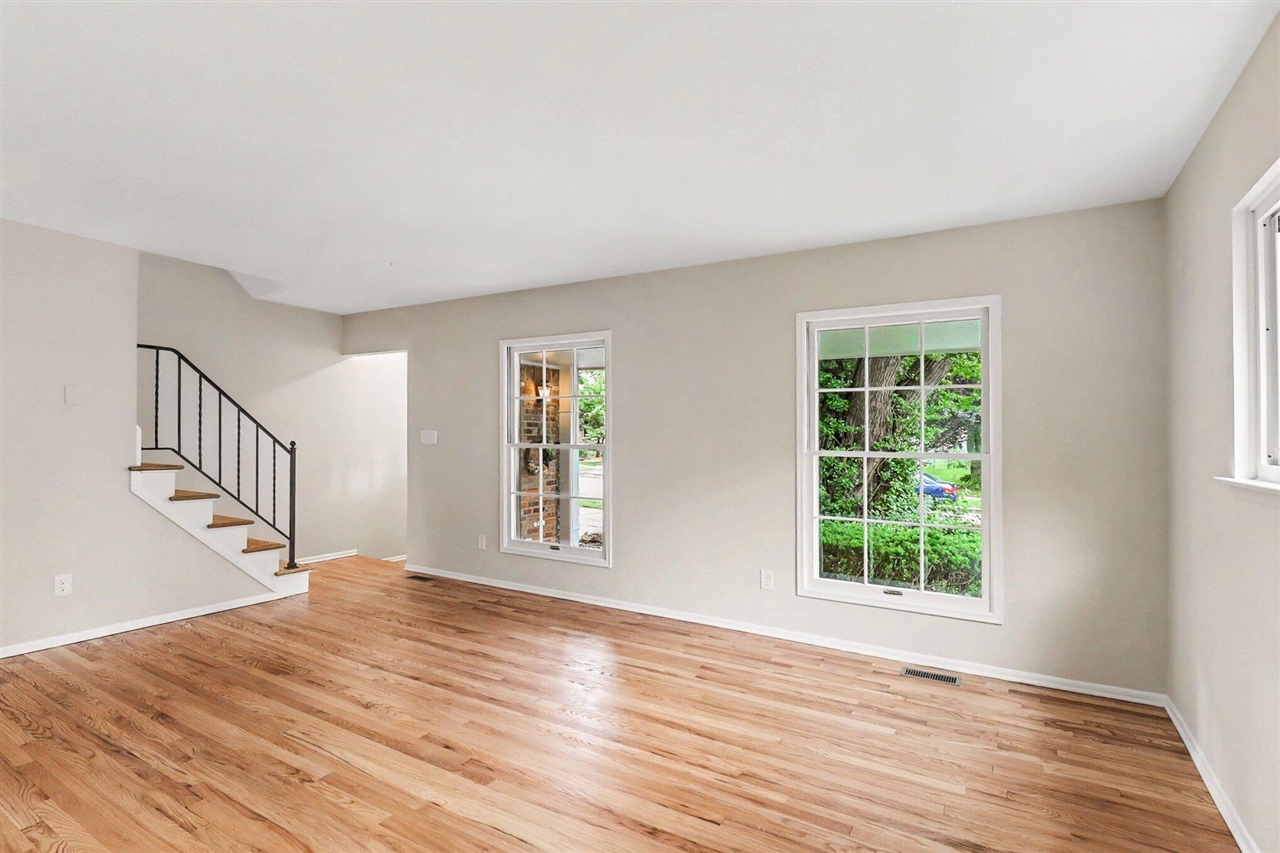 2819 Yost Boulevard Property Photo 2