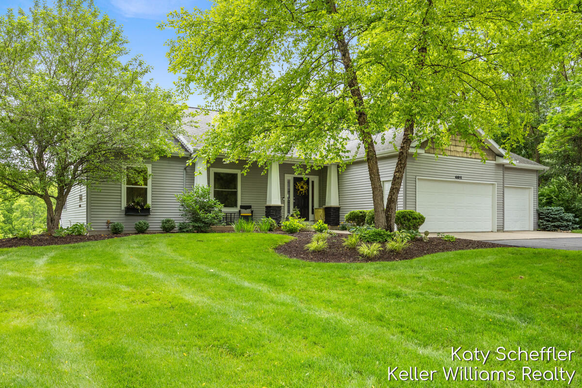 4611 Windcliff Drive Property Photo 2