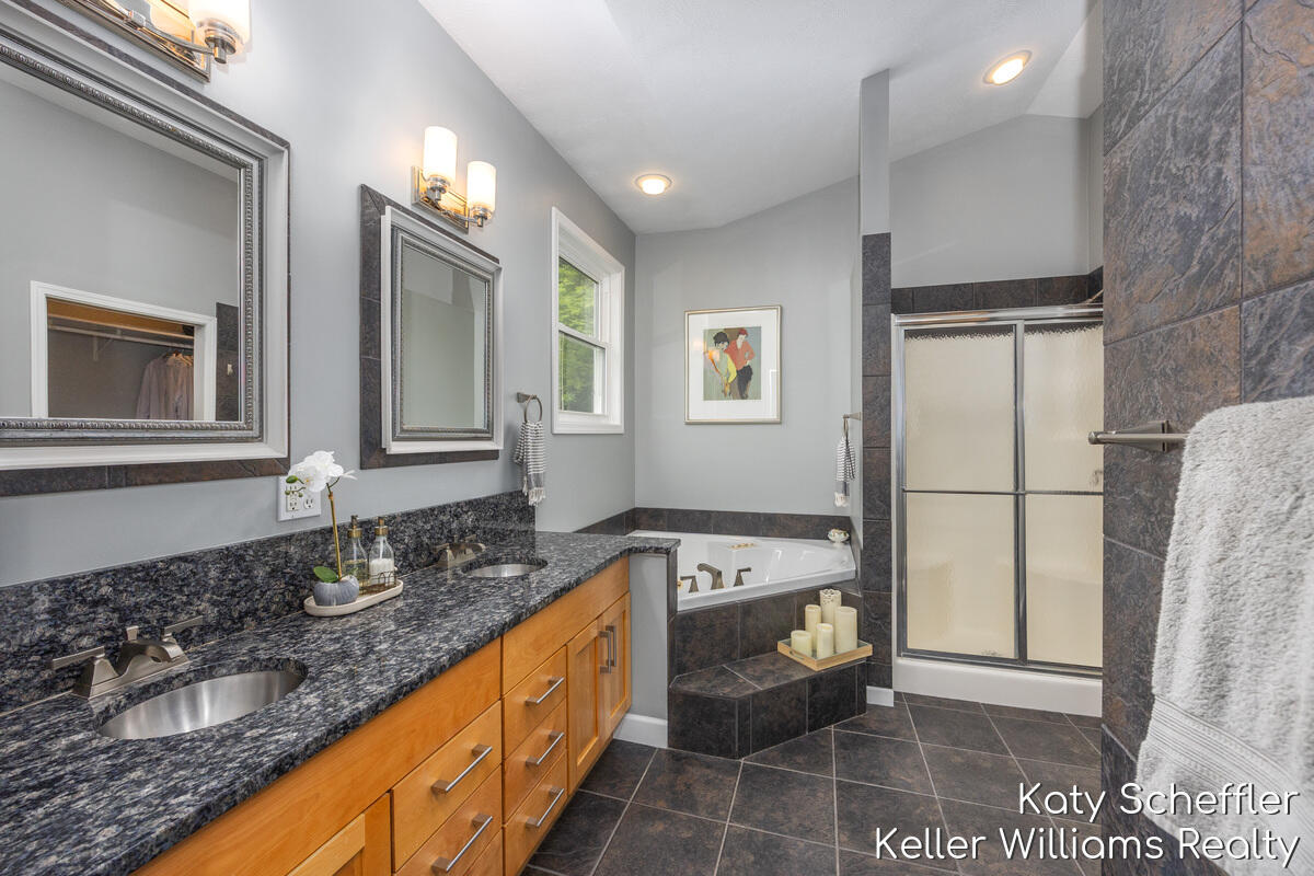 4611 Windcliff Drive Property Photo 16