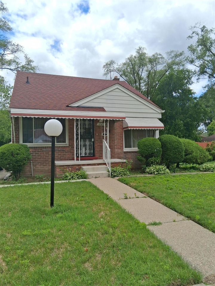 18211 Stansbury Avenue Property Photo 1