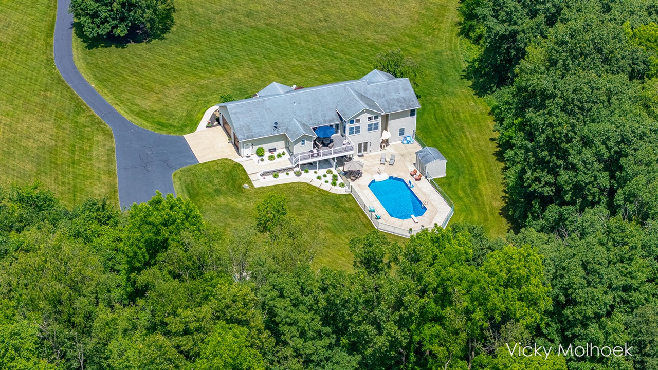 817 Pheasant Ridge Drive Property Photo 1