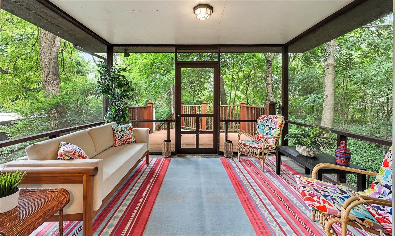 2065 Day Street Property Photo 6