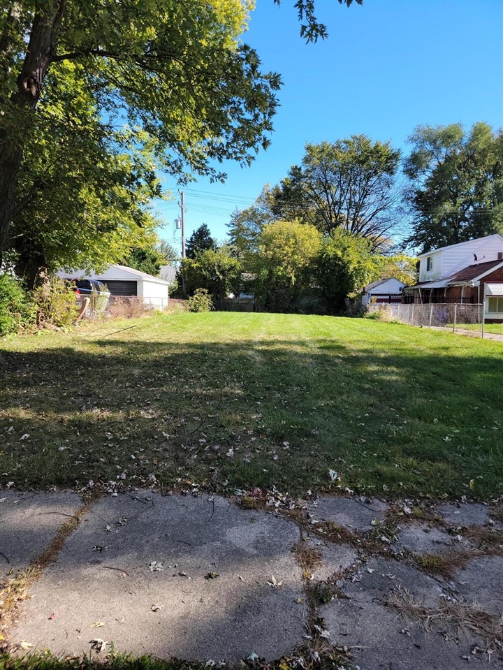 5232 University Place Property Photo 1