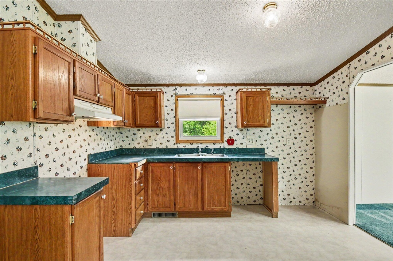 11644 E Hillis Road Property Photo 9