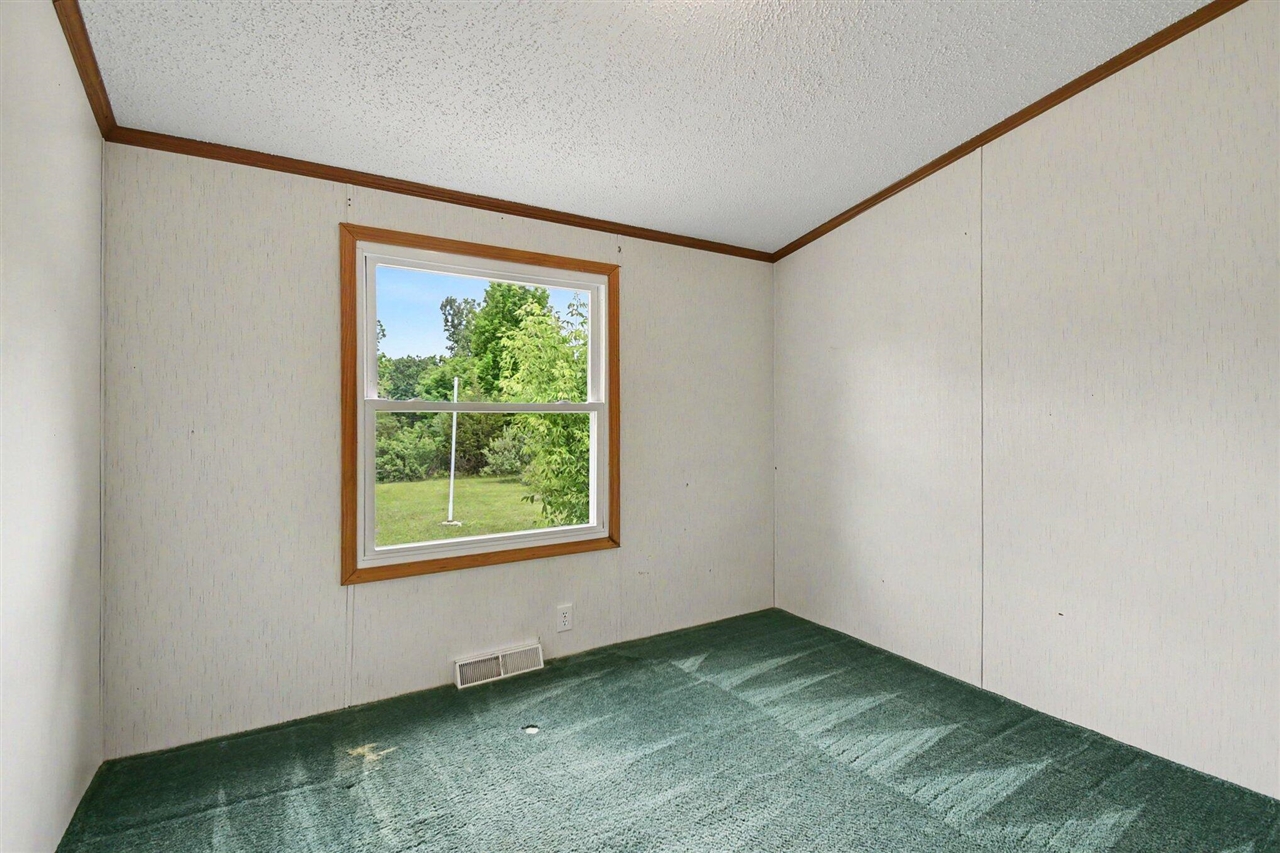 11644 E Hillis Road Property Photo 14