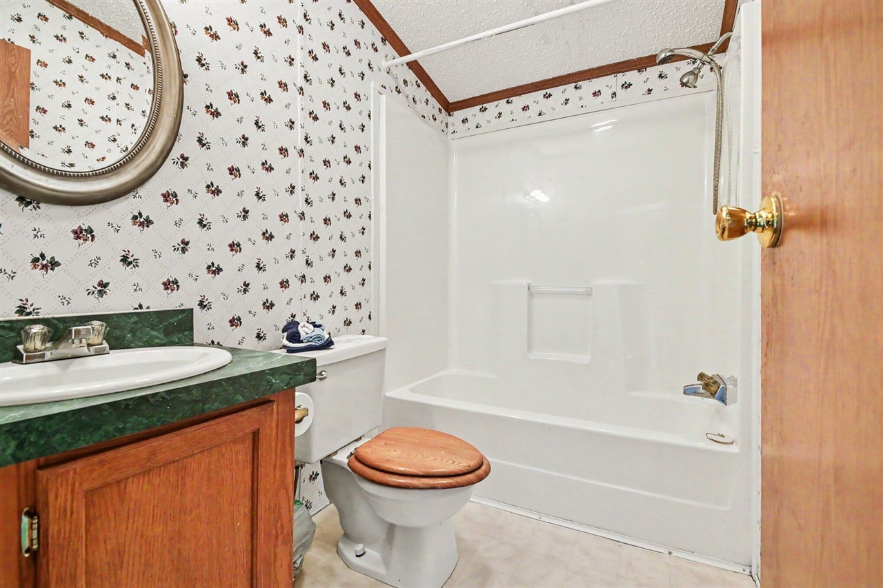 11644 E Hillis Road Property Photo 16
