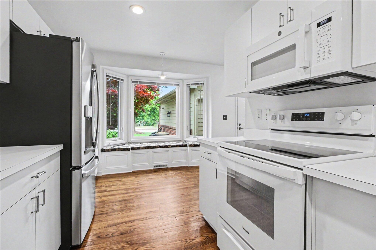 183 Kingsbrook Avenue Property Photo 7