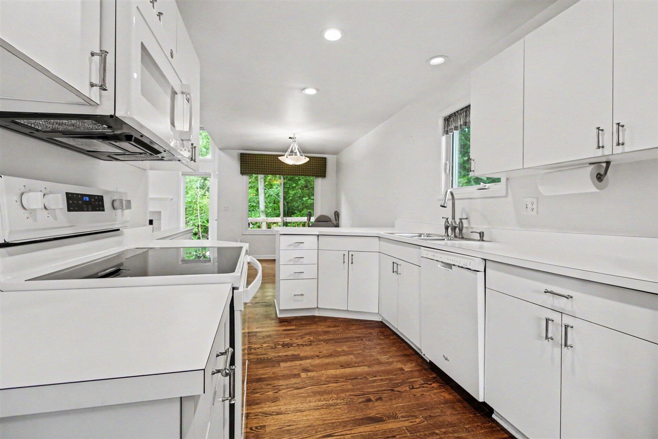 183 Kingsbrook Avenue Property Photo 9