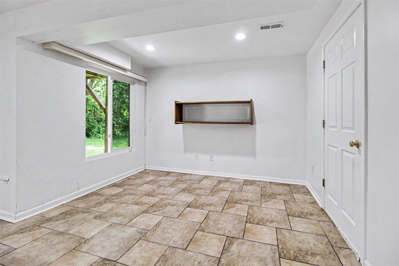 183 Kingsbrook Avenue Property Photo 20