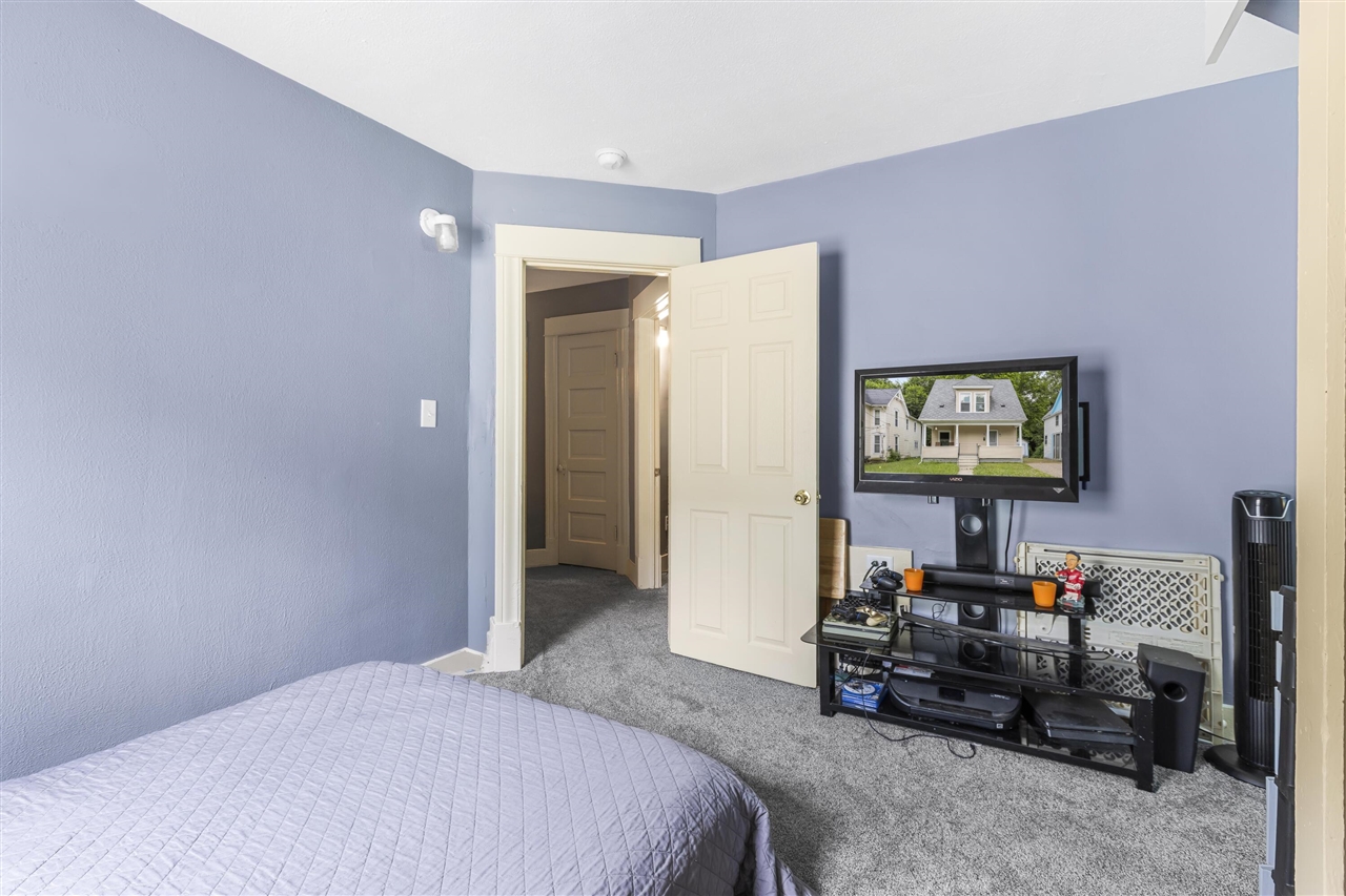 1030 S Jackson Street Property Photo 16
