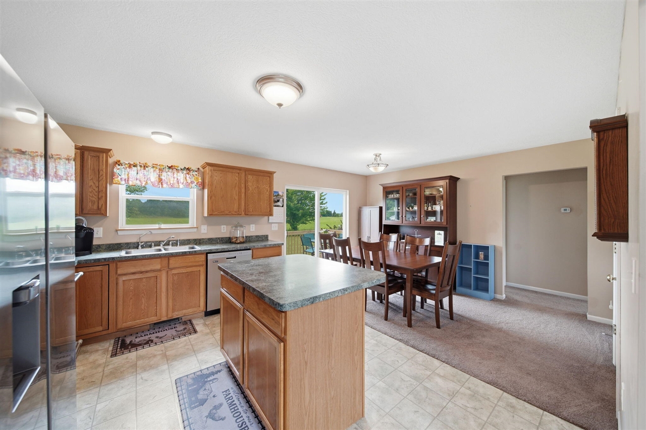 5867 E Hillcrest Drive Property Photo 12