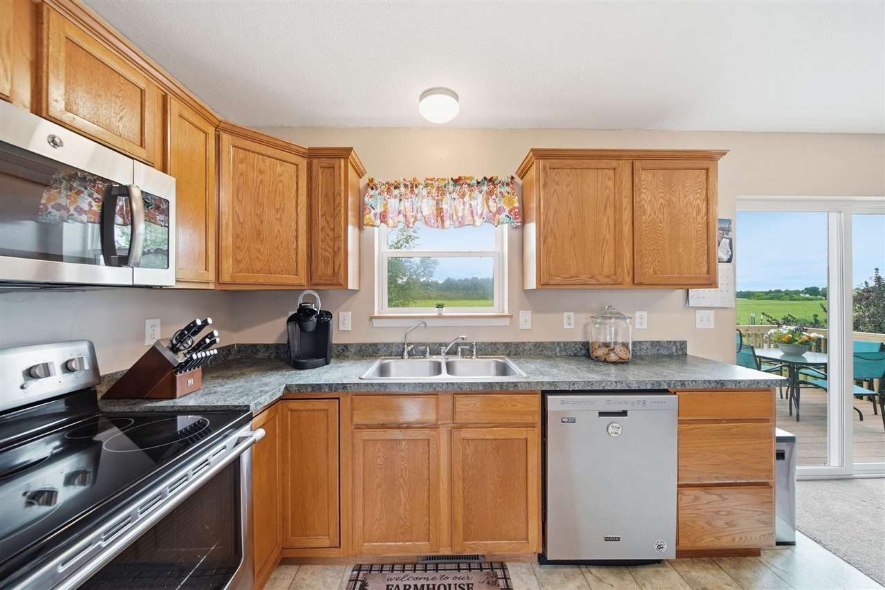 5867 E Hillcrest Drive Property Photo 15