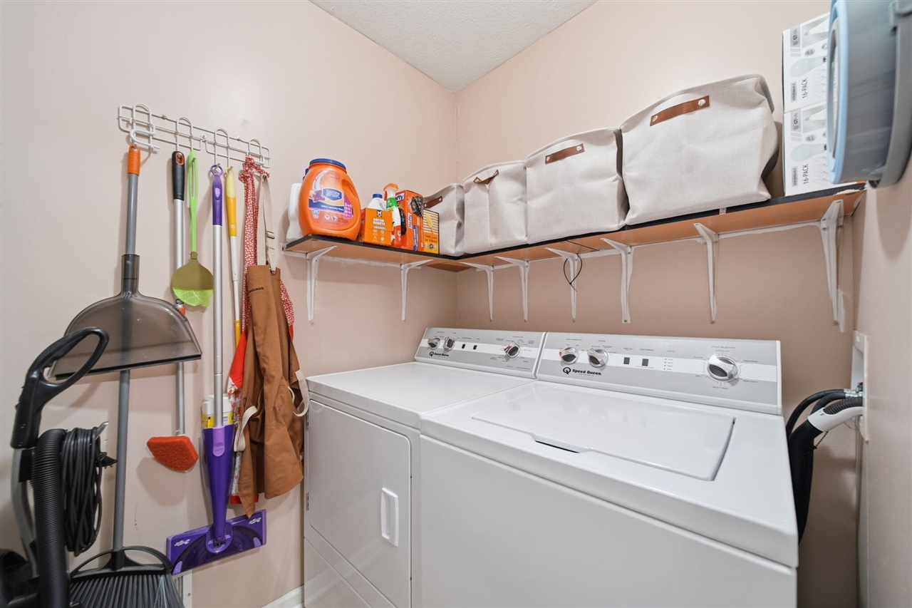 5867 E Hillcrest Drive Property Photo 32