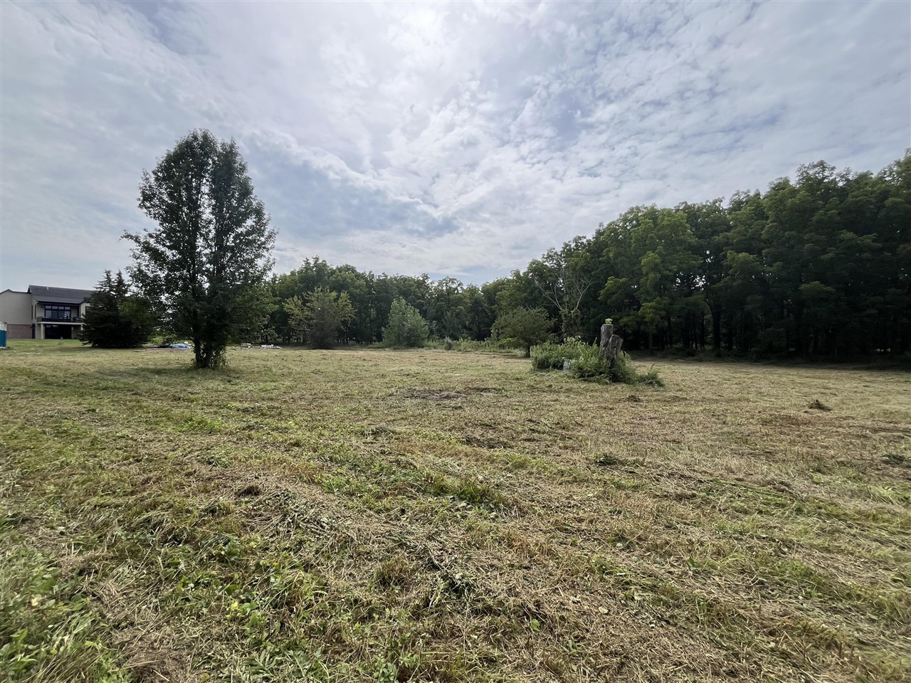 1221 E Marquette Woods Road Property Photo 12