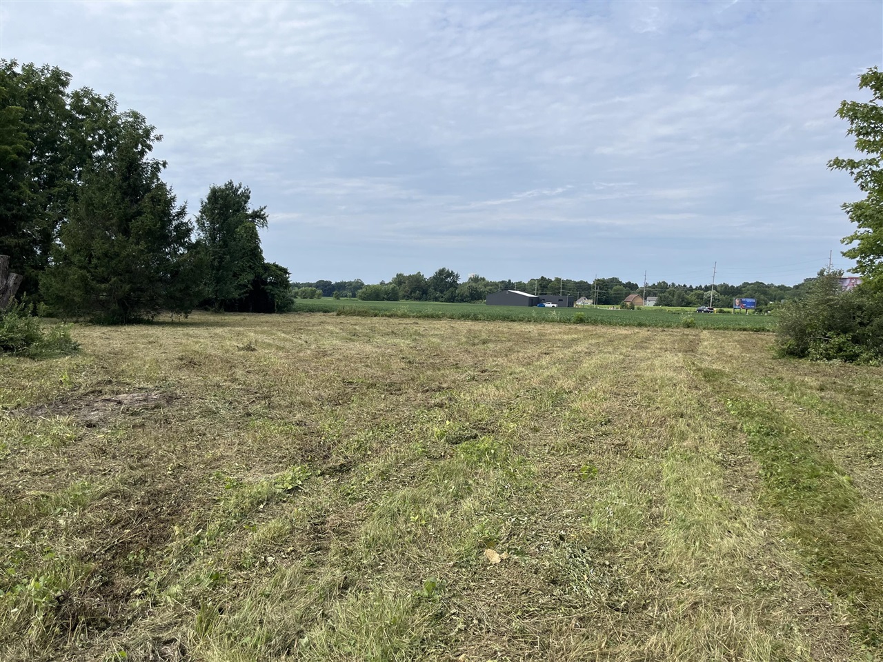 1221 E Marquette Woods Road Property Photo 14