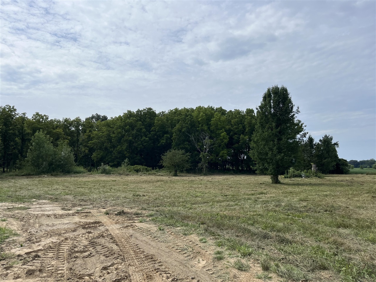 1221 E Marquette Woods Road Property Photo 16