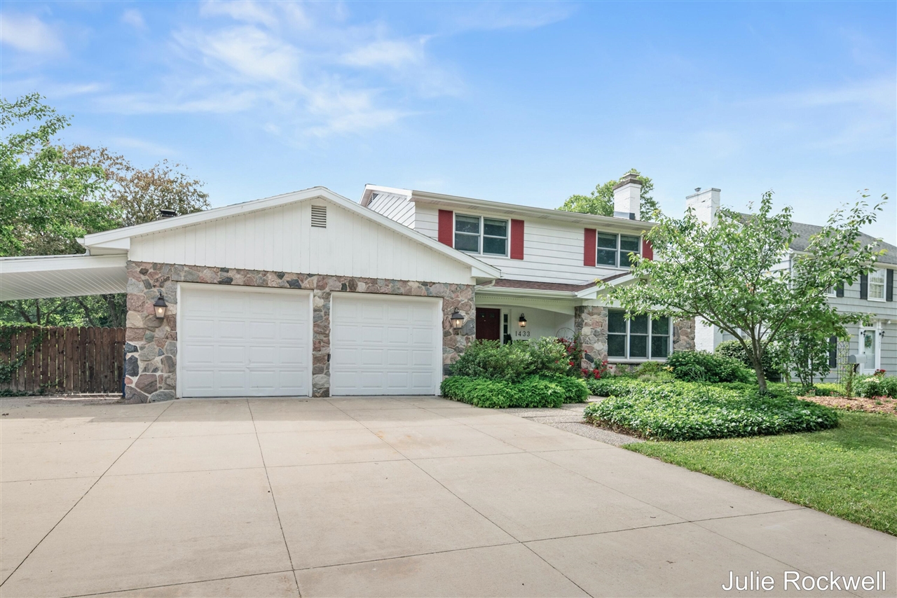 1433 Sherwood Avenue Property Photo 1