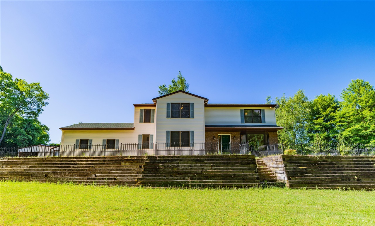 8805 Stadium Drive Property Photo 3