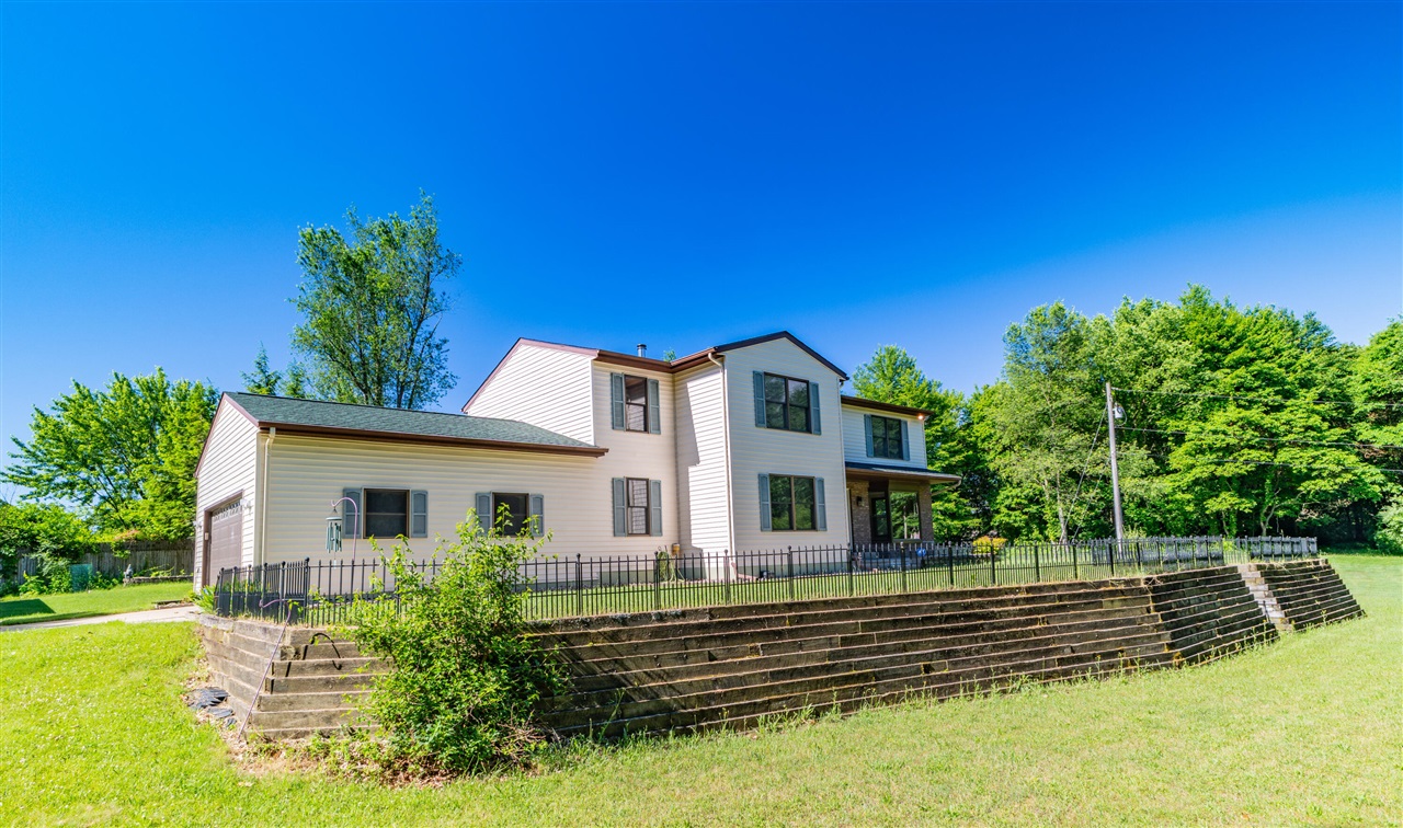 8805 Stadium Drive Property Photo 4