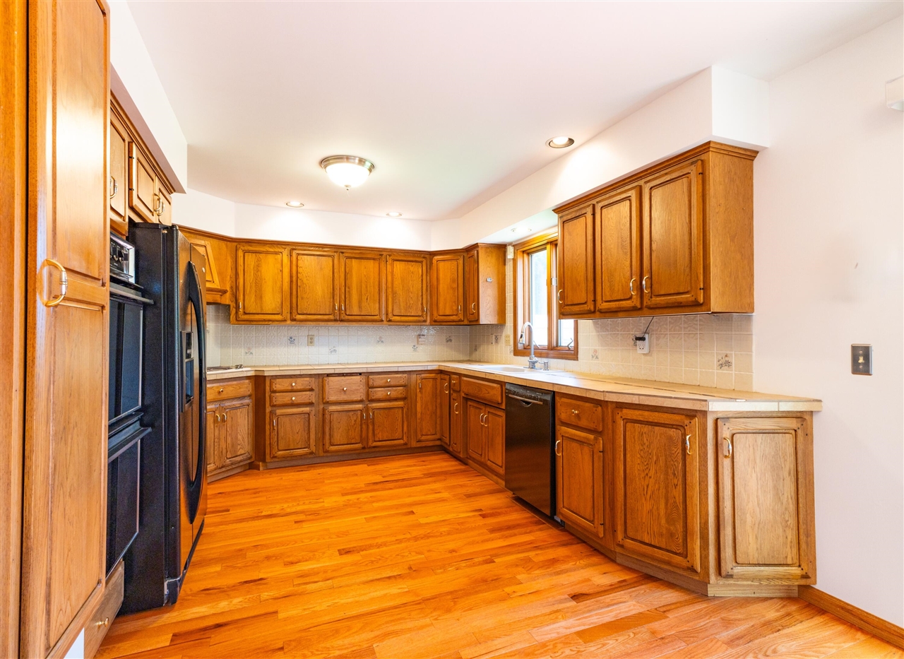 8805 Stadium Drive Property Photo 11