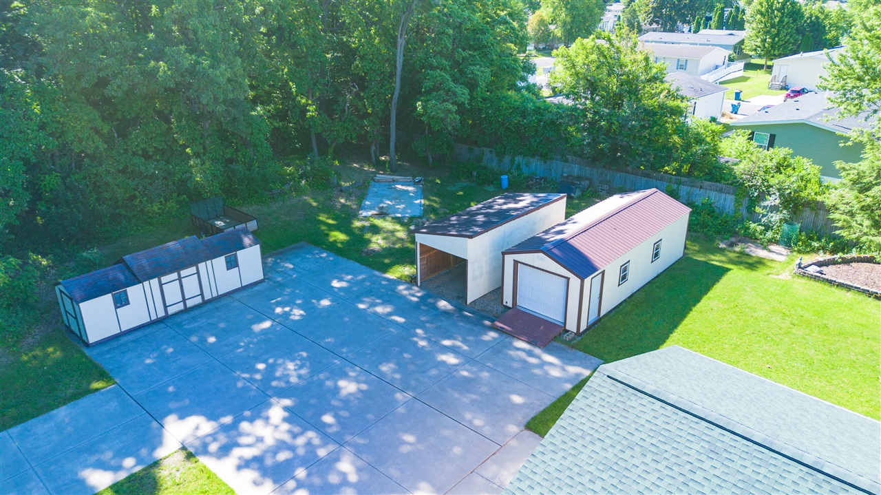 8805 Stadium Drive Property Photo 39