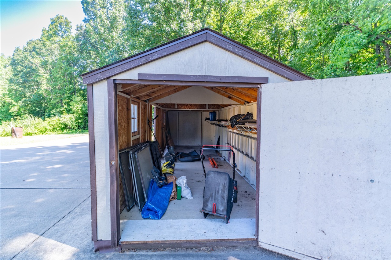 8805 Stadium Drive Property Photo 44