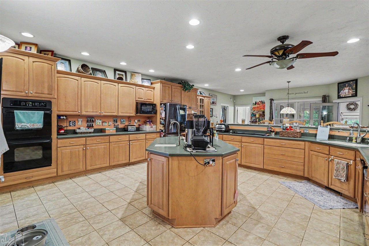 17830 Victors Lane Property Photo 7