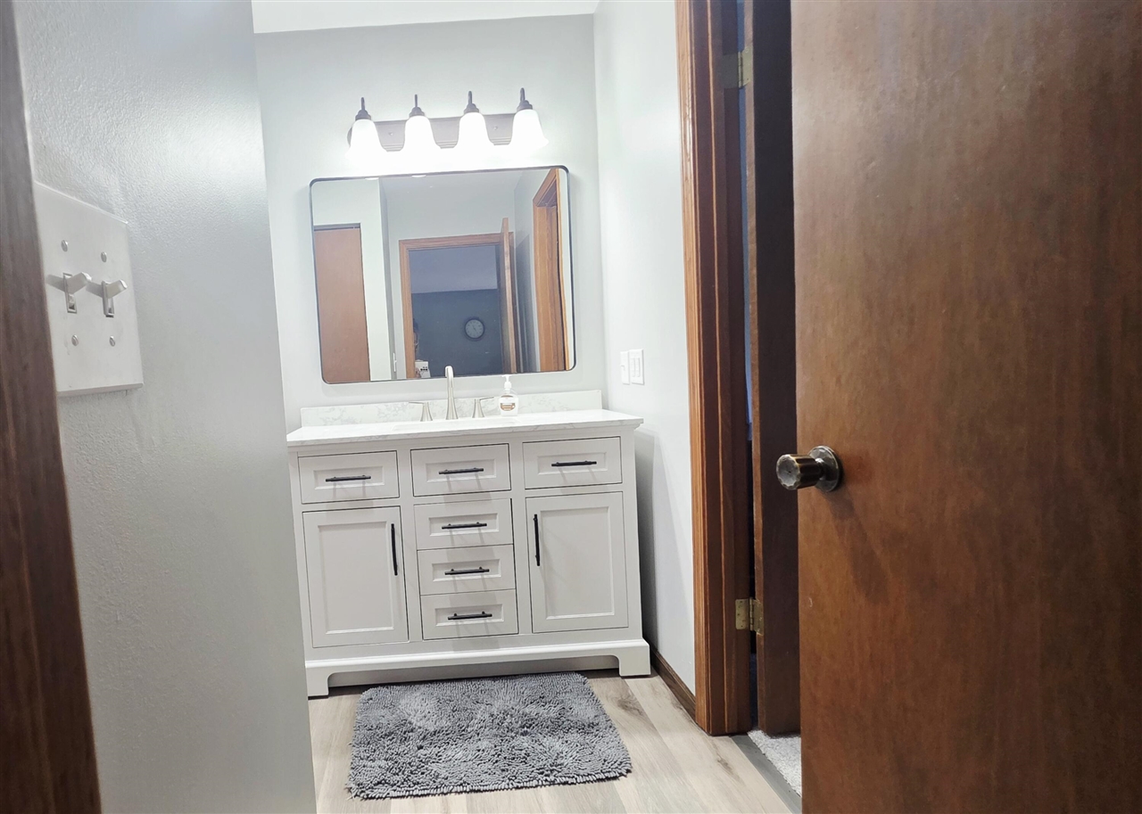 2790 W Wing Road Property Photo 25