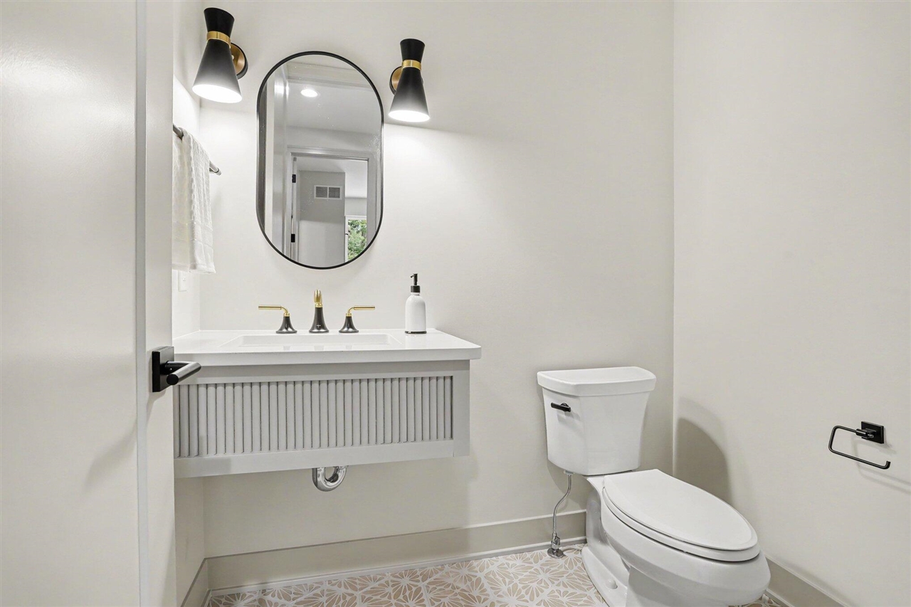 10445 Country Club Drive Property Photo 15