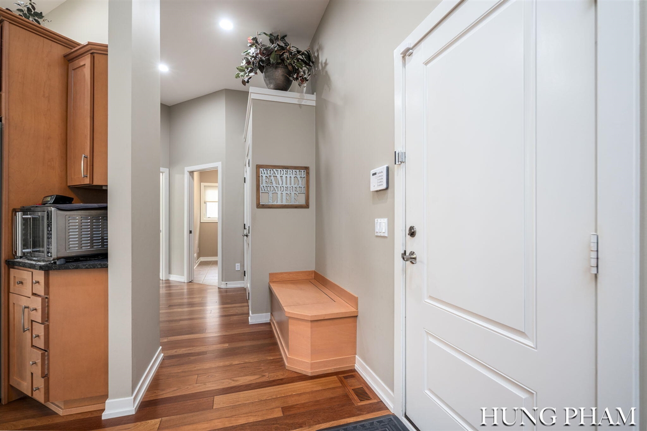 2136 Pleasant Pond Drive Property Photo 6