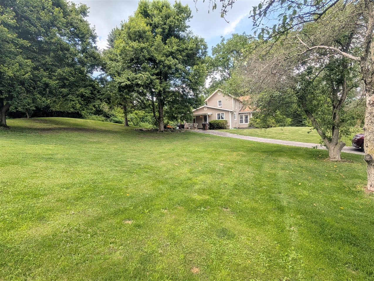 5900 Springbrook Road Property Photo 9