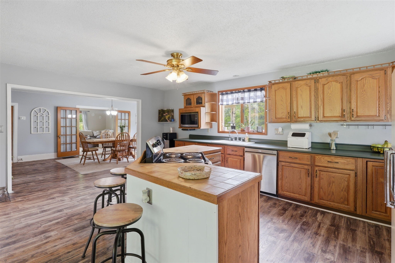 5900 Springbrook Road Property Photo 14