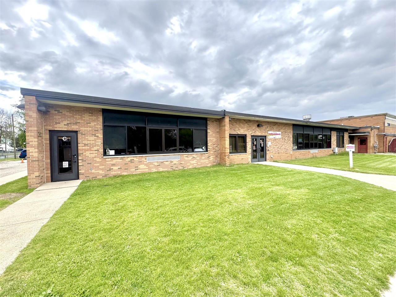 1011 School Drive Property Photo 2