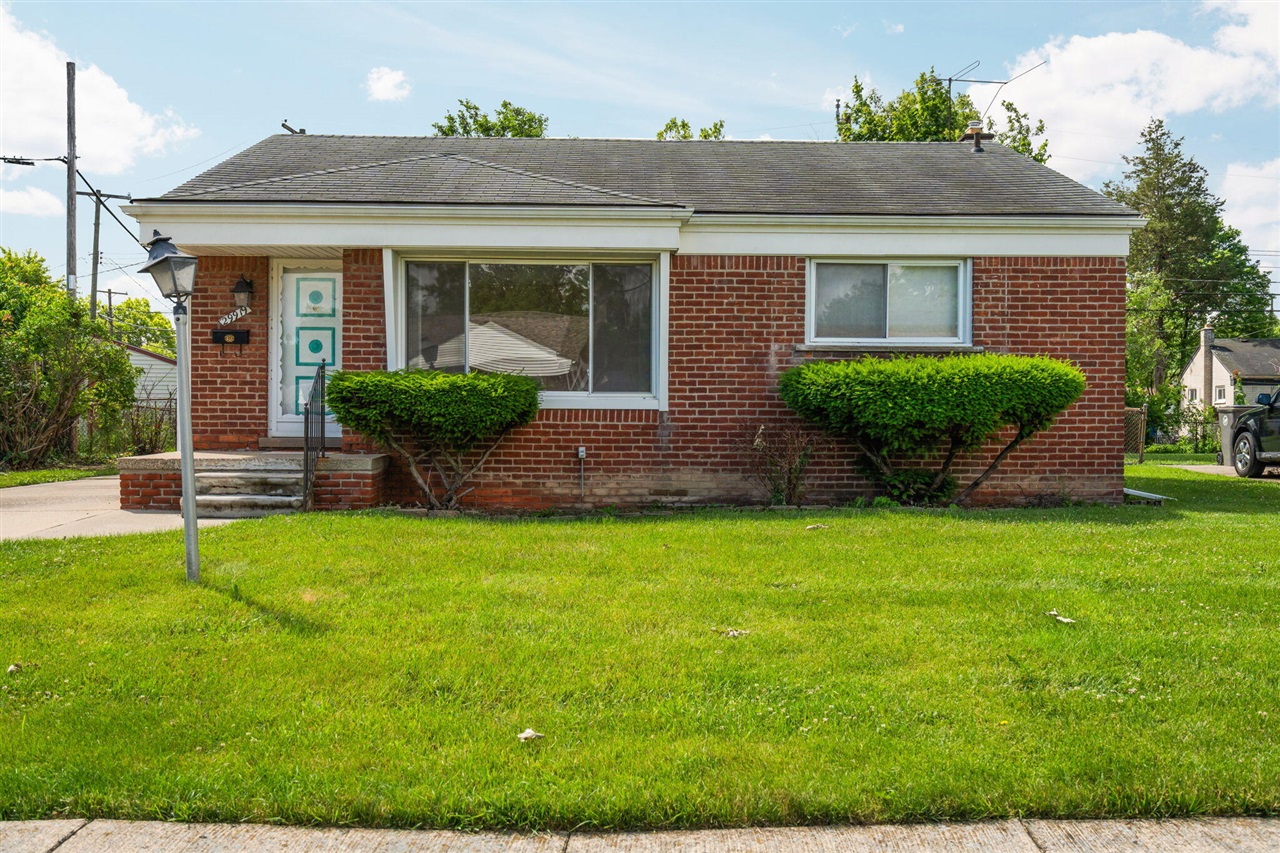 29919 Spring Arbor Drive Property Photo 1