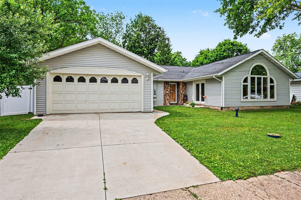 3923 Devonshire Avenue Property Photo 2