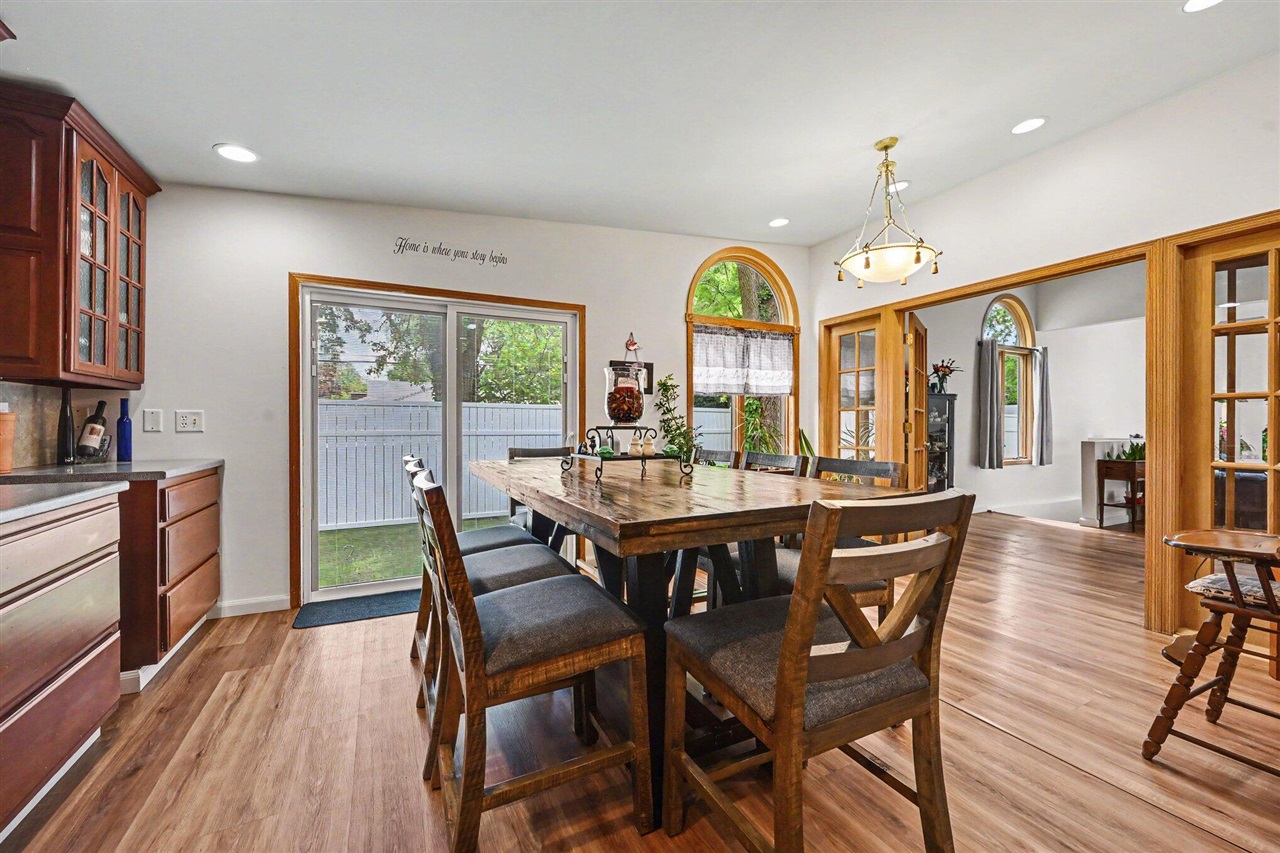 3923 Devonshire Avenue Property Photo 8
