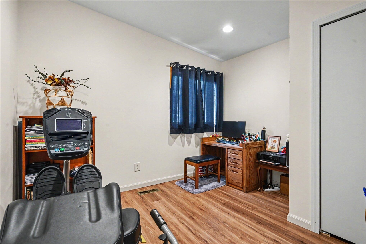 3923 Devonshire Avenue Property Photo 15