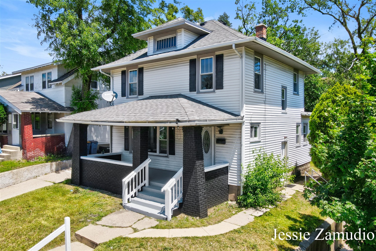 1810 Eastern Avenue Property Photo 3