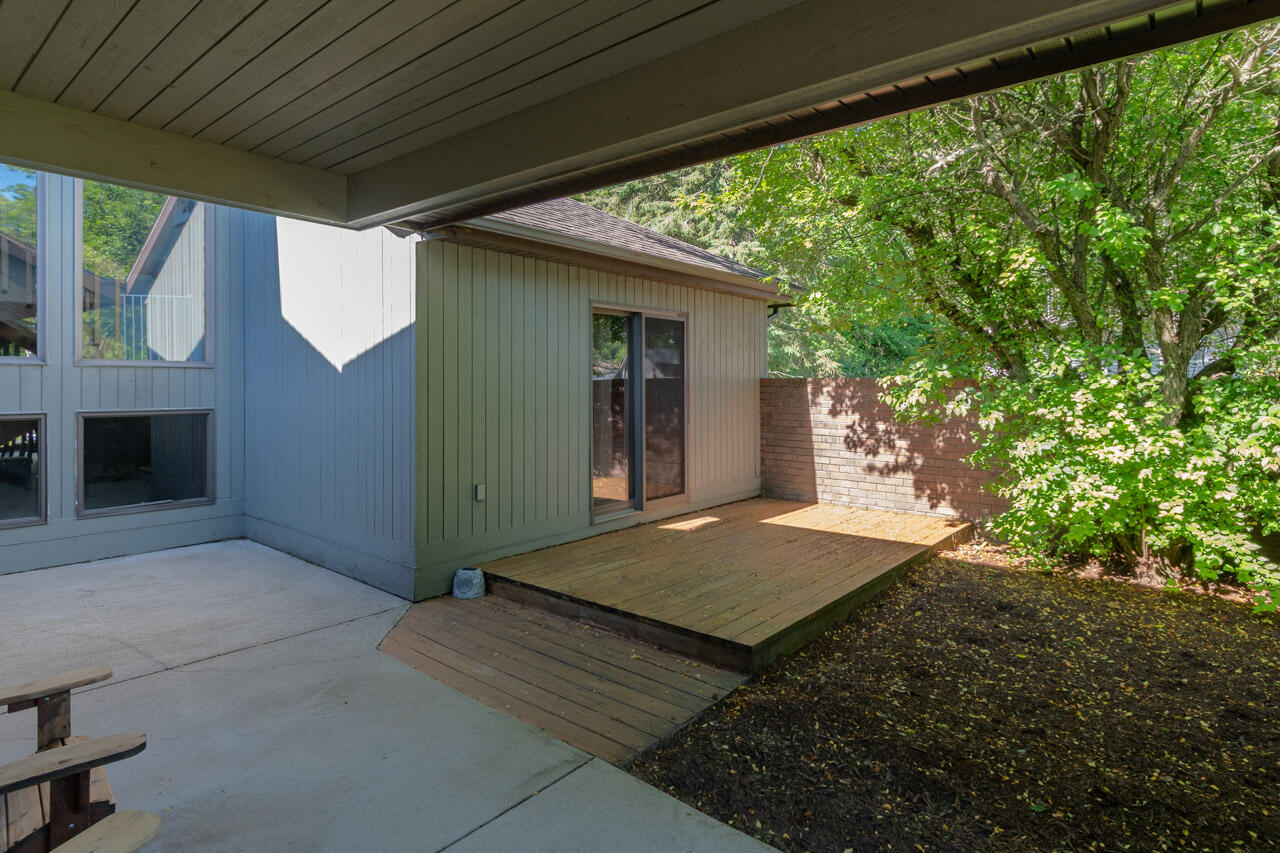 381 Timber Drive Property Photo 4
